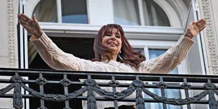 Argentina en estado de excepción: entre la proscripción política y el colapso social