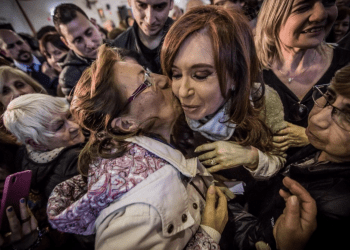 Llamado de Cristina a los jubilados para enfrentar la “crueldad” de Milei