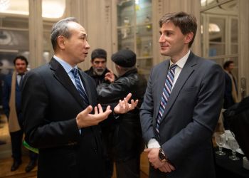 Wang Wei: “China busca un desarrollo pacífico”