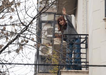 Mensaje de Cristina: “Es necesario frenar tanto insulto, maltrato e injusticias”