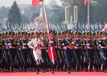 China marca el paso y mira de reojo a Trump