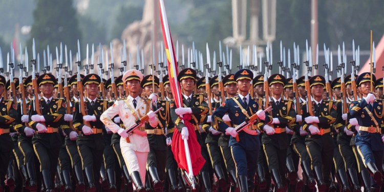 China marca el paso y mira de reojo a Trump