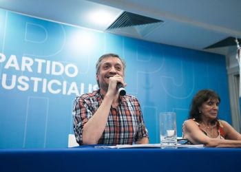 Máximo: “Se perdieron 10 mil millones de dólares del FMI por año y ningún juez que mueve un dedo”