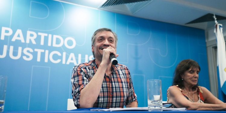 Máximo: “Se perdieron 10 mil millones de dólares del FMI por año y ningún juez que mueve un dedo”