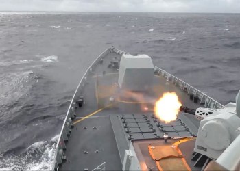 China plantó bandera (roja)