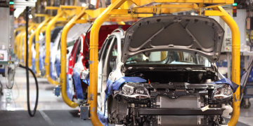 La industria automotriz, marcha atrás: la producción cayó un 30% en enero