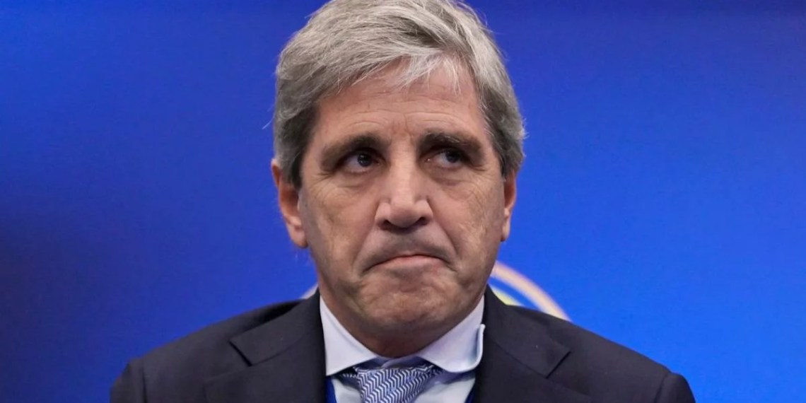 Denuncia penal contra Caputo por manipular el INDEC