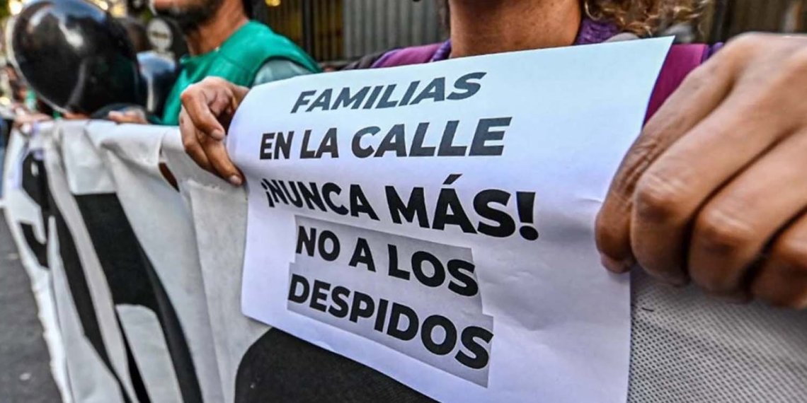 Milei también llegó para destruir el empleo: hay un conflicto laboral cada 16 horas