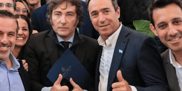 La curtiembre de los Galperin, también en la lona