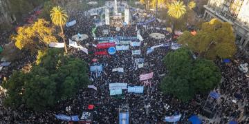 ¿Qué universidad pública requiere una colonia?
