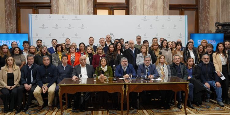 “No hay plena democracia”, denunció el peronismo al cuestionar al Poder Judicial