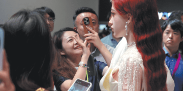 Del control de la IA a los robots casi humanos: el dilema del amor artificial en China