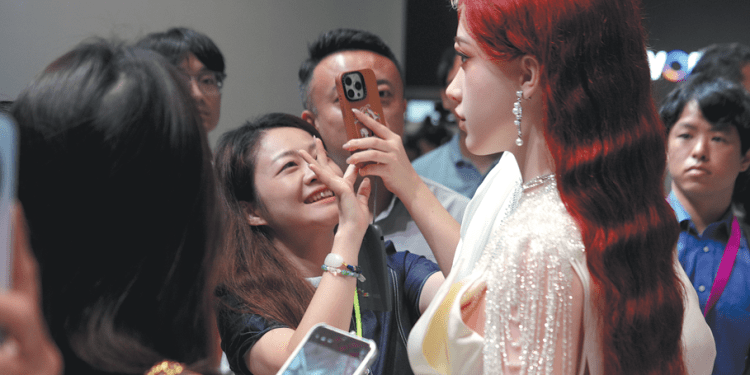 Del control de la IA a los robots casi humanos: el dilema del amor artificial en China