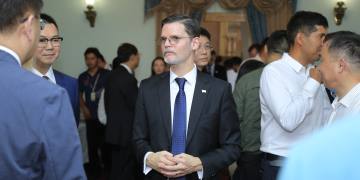 China distingue a Sabino Vaca Narvaja como “Embajador de la Amistad de la Ruta de la Seda”
