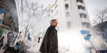 Máximo: “La tienen secuestrada ahí arriba todavía”