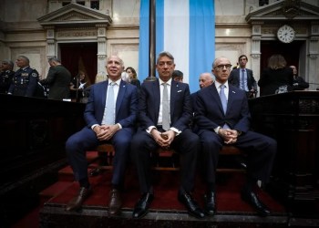 La Corte de la democracia con tobillera