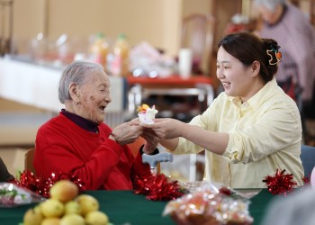 Todos llevamos un viejo encima: China le pone una ficha al Doble Nueve