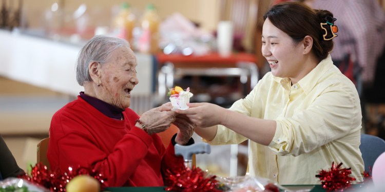 Todos llevamos un viejo encima: China le pone una ficha al Doble Nueve